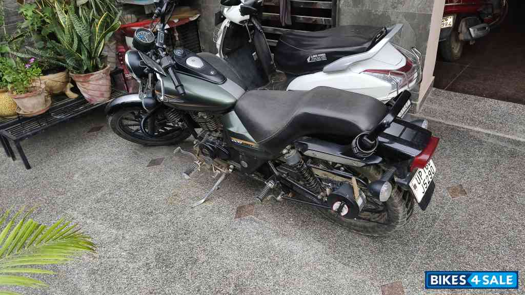 Bajaj Avenger Street 220