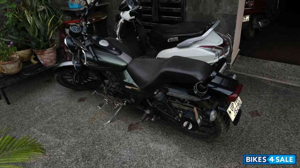 Bajaj Avenger Street 220