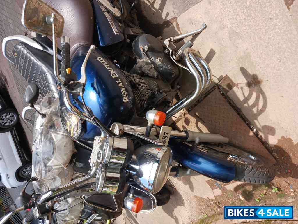 Blue Royal Enfield Thunderbird 350
