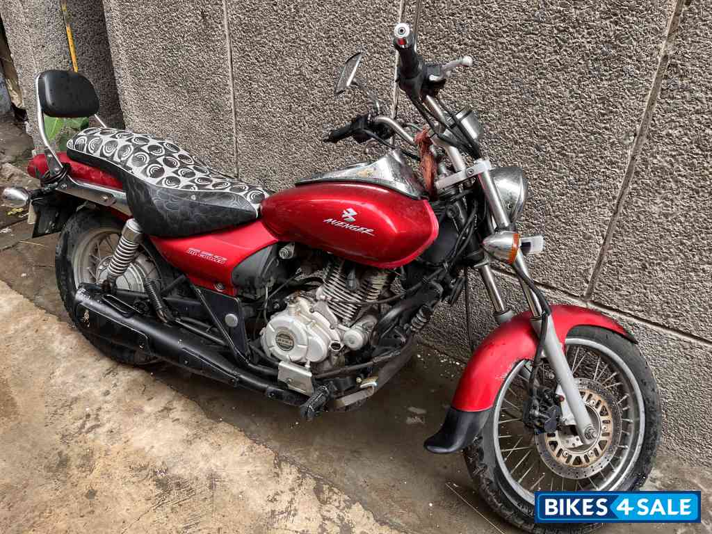 Bajaj Avenger 220 DTS-i