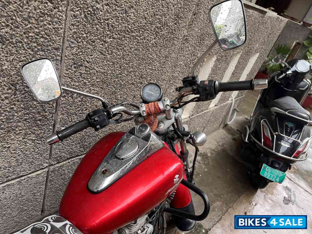 Bajaj Avenger 220 DTS-i