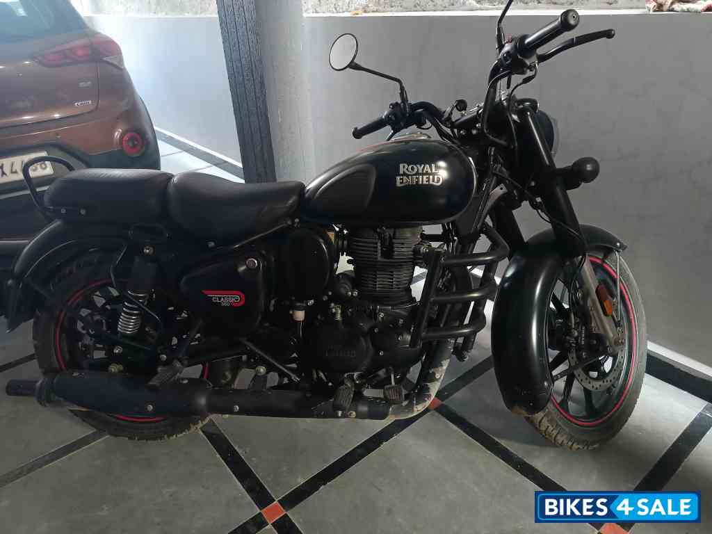 Stelth Black Royal Enfield Classic 350 Dual Channel BS6