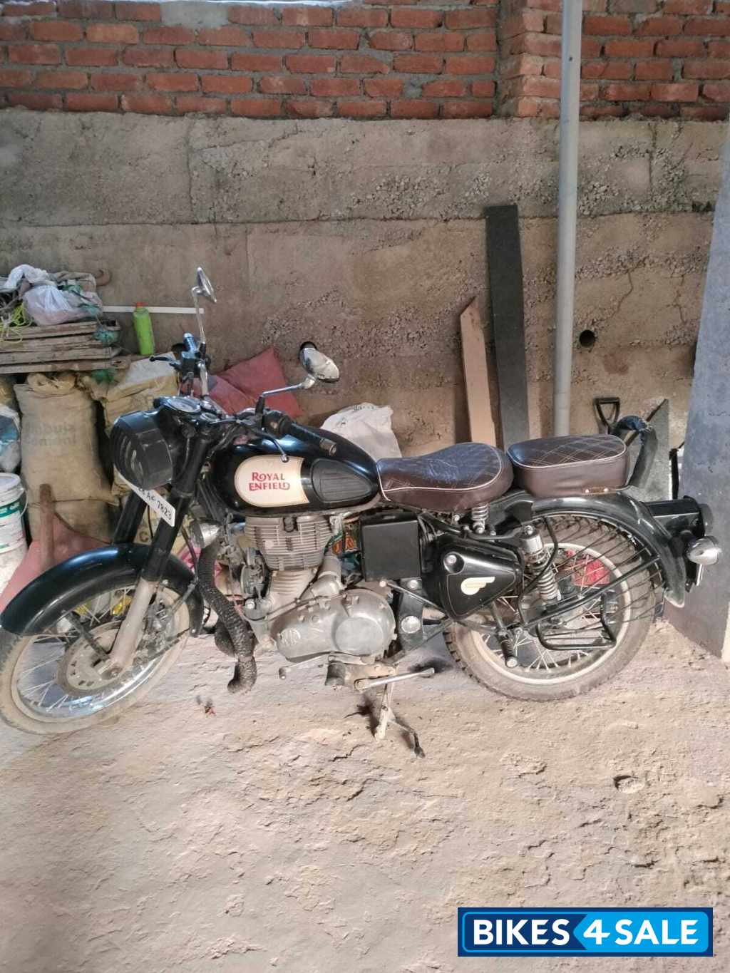 Black Royal Enfield Classic 350