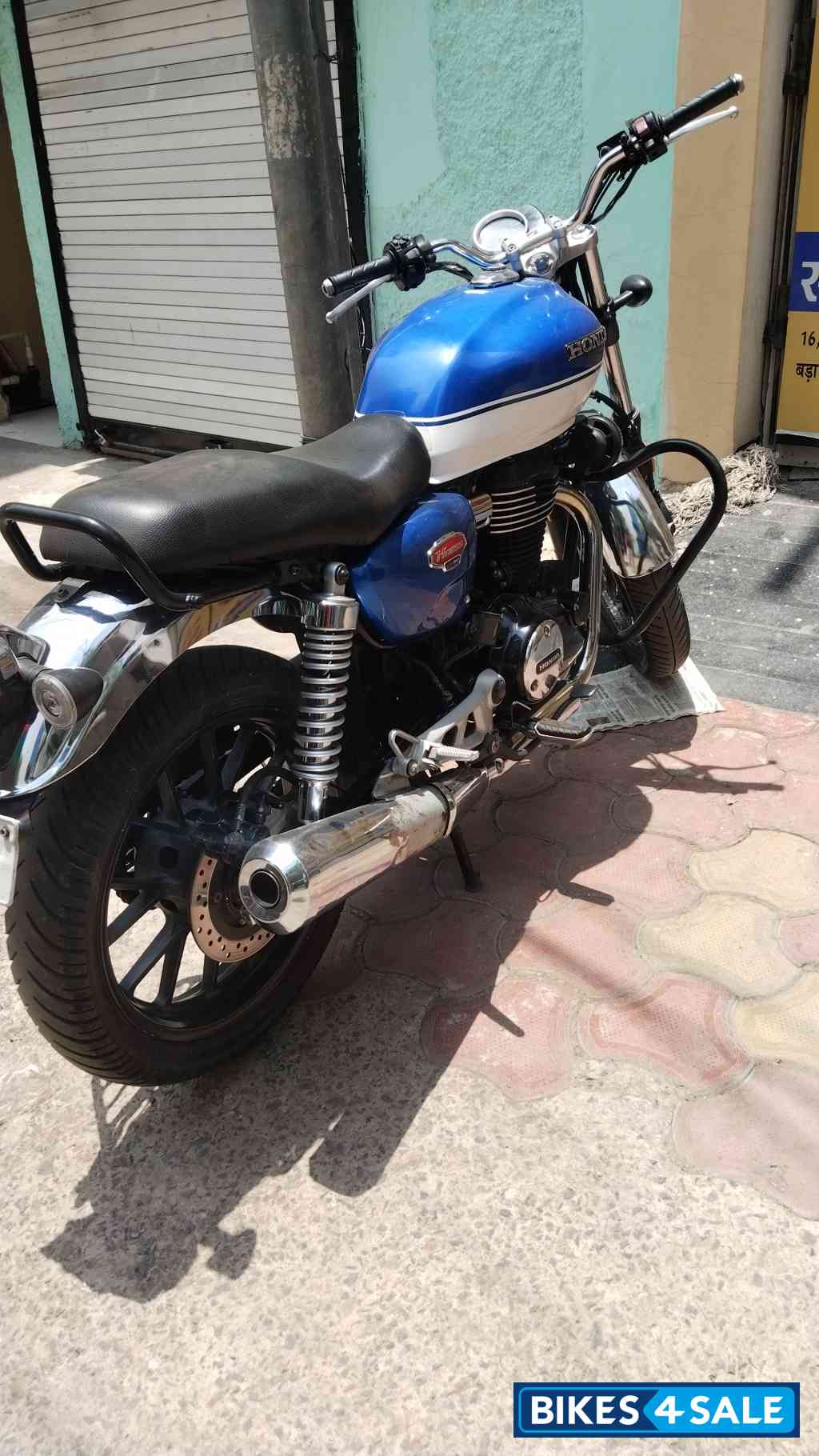 Honda CB350 DLX Pro