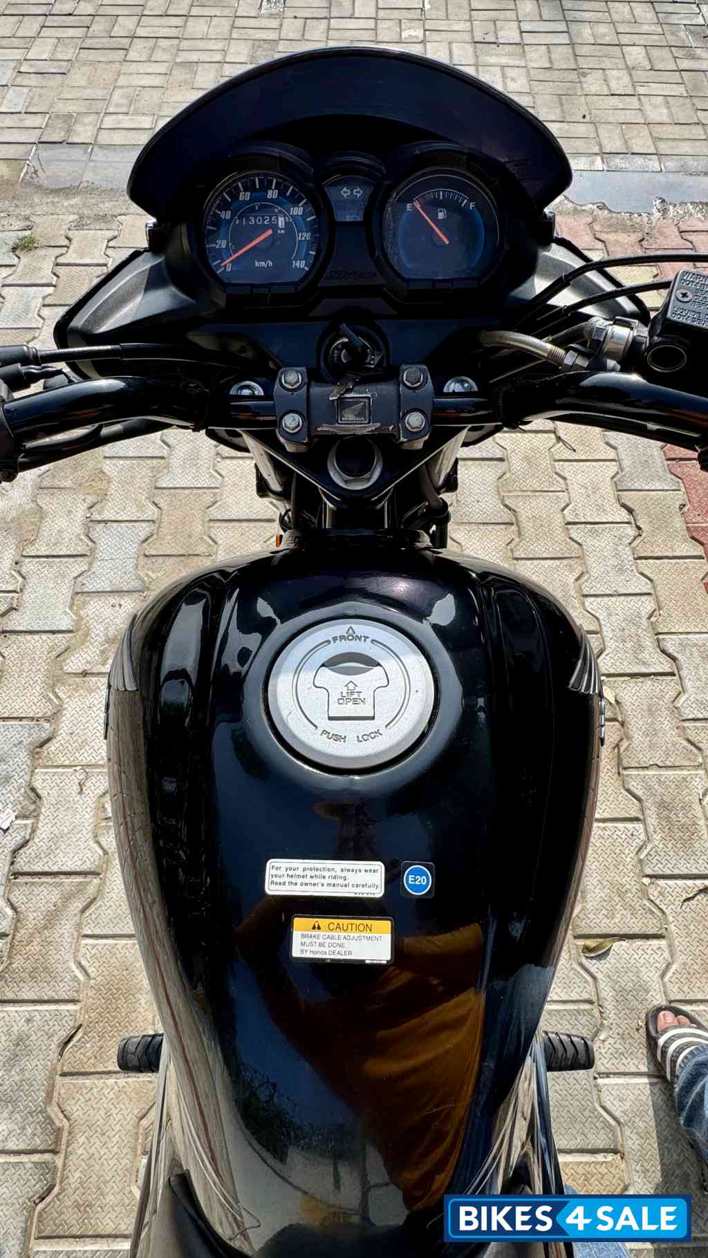 Black Honda Shine 125 Disc
