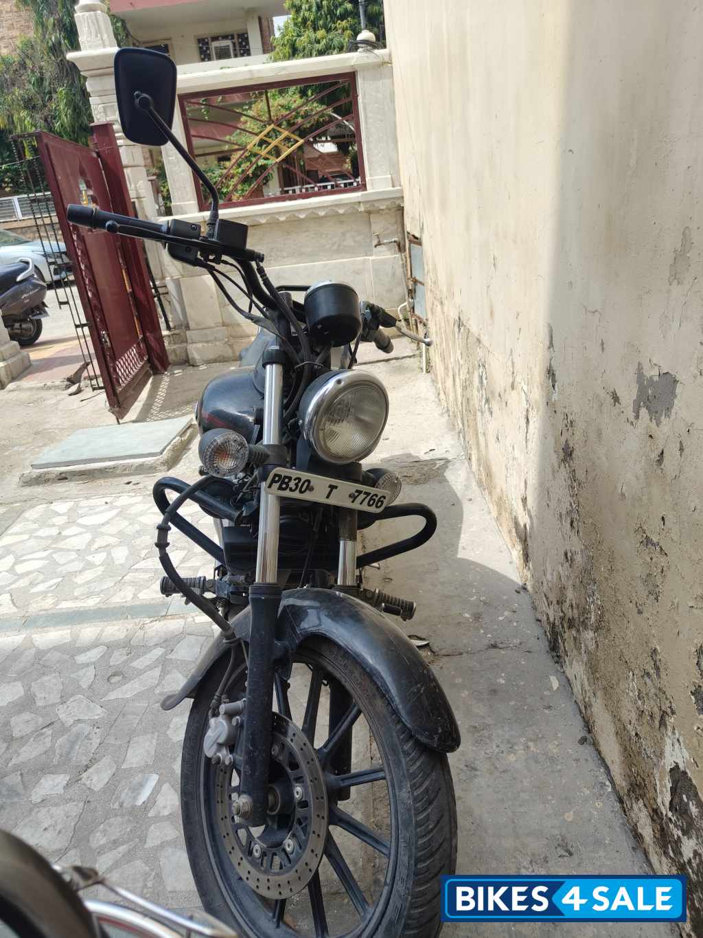 Bajaj Avenger Cruise 220