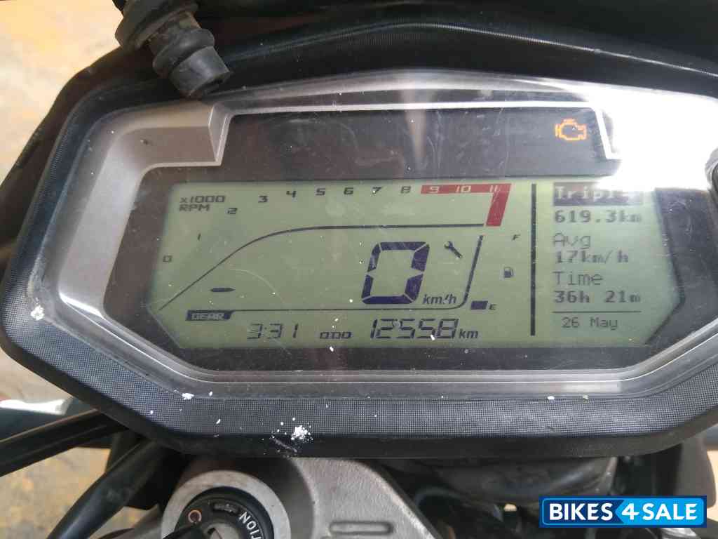 White Hero Xpulse 200 4V Pro