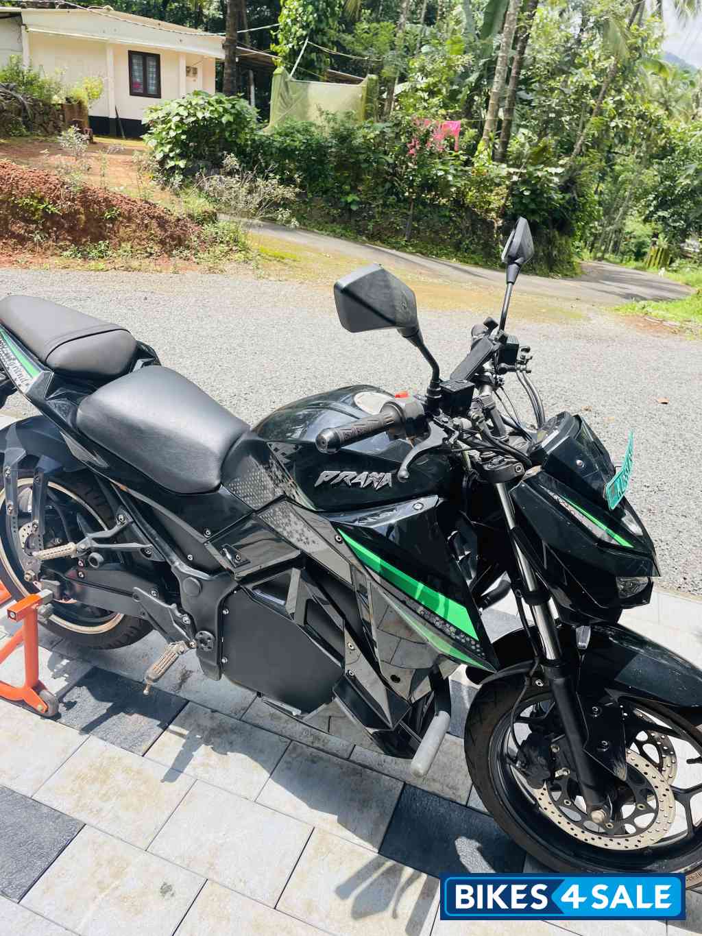 Black SVM Prana Grand