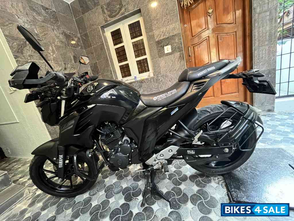 Yamaha FZ 25 BS6