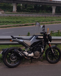 Husqvarna Svartpilen 250