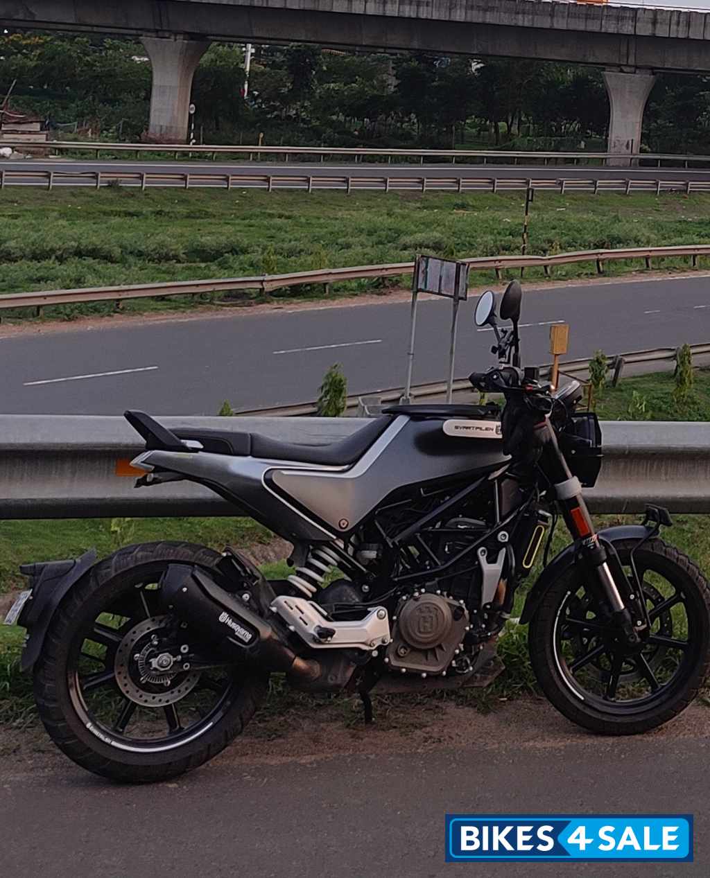 Husqvarna Svartpilen 250