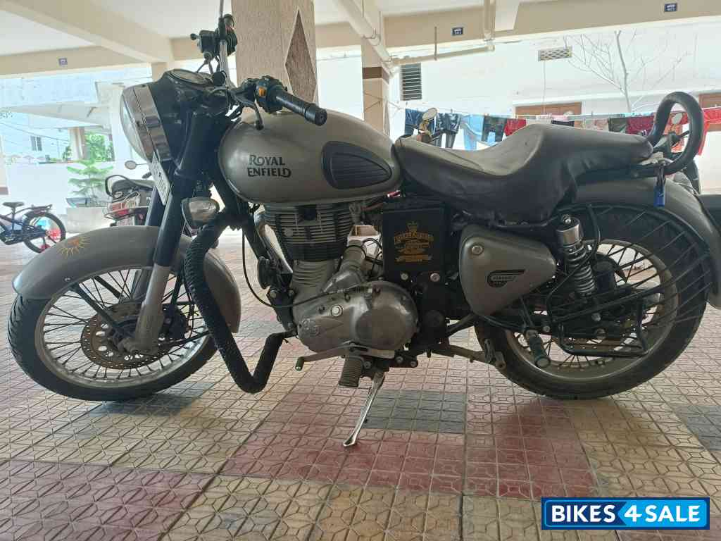 Royal Enfield Classic Gunmetal Grey Royal Enfield Classic Gunmetal Grey