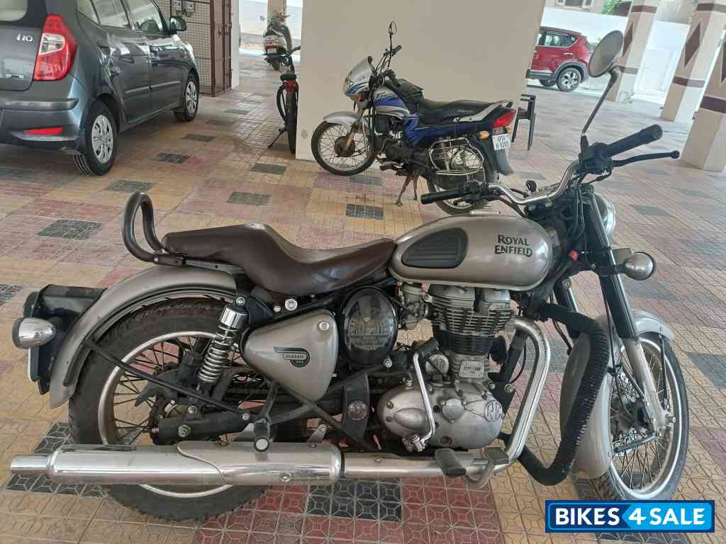 Royal Enfield Classic Gunmetal Grey Royal Enfield Classic Gunmetal Grey