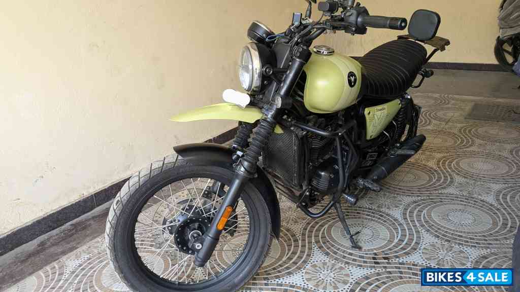 Yezdi Scrambler Single Tone