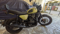 Yezdi Scrambler Single Tone