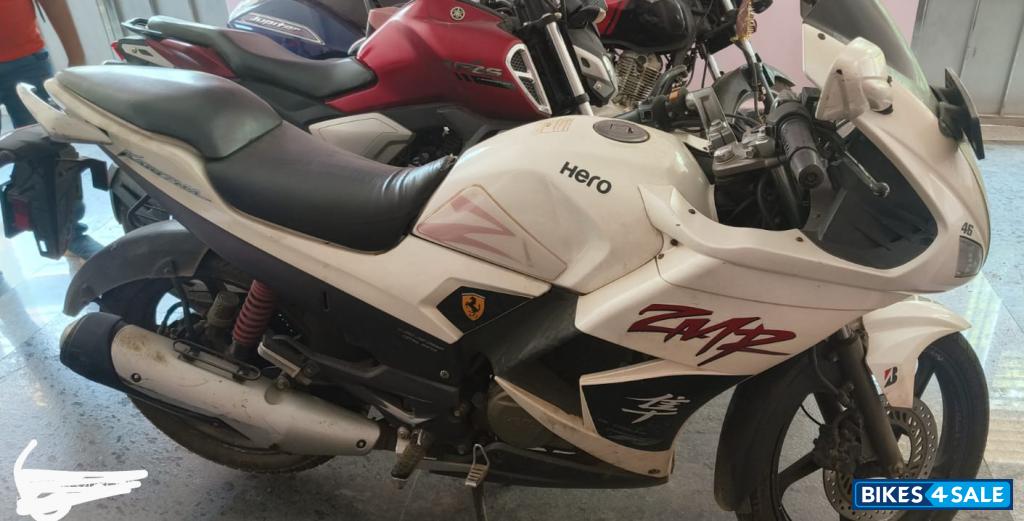 White Hero Karizma ZMR