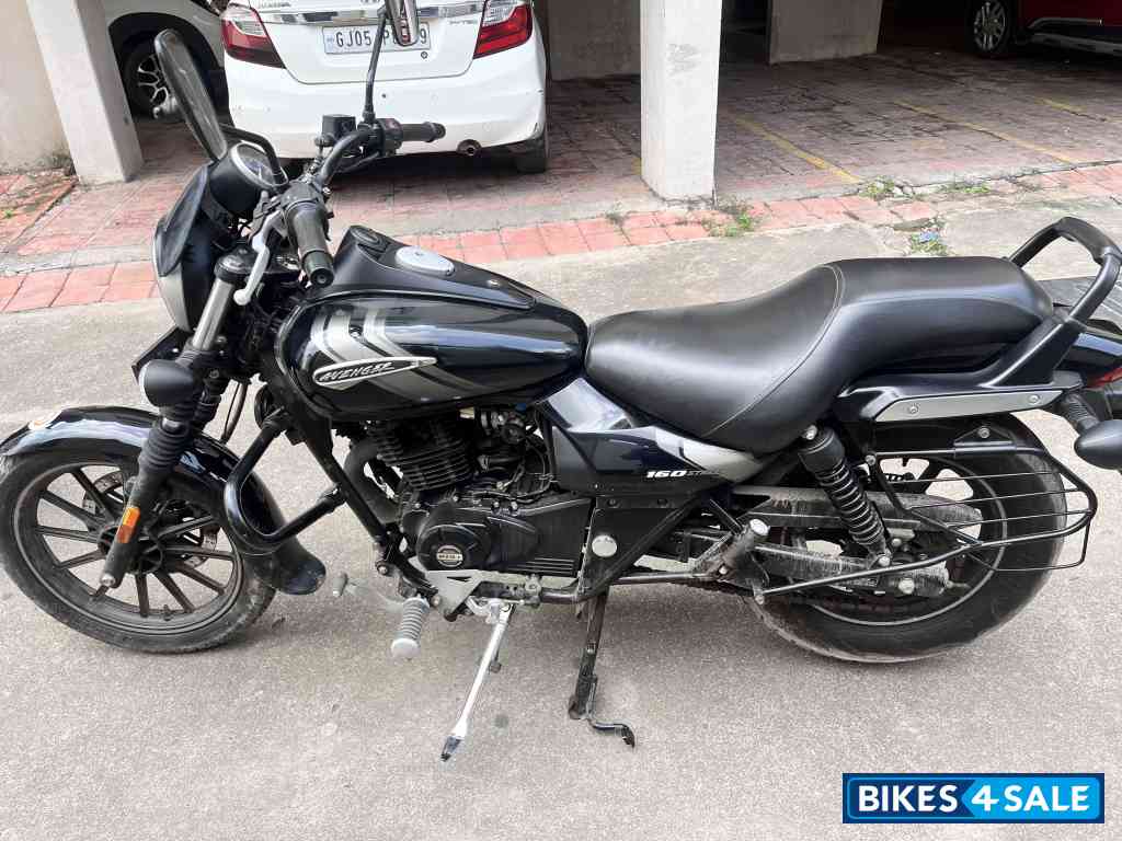 Black Bajaj Avenger Street 160