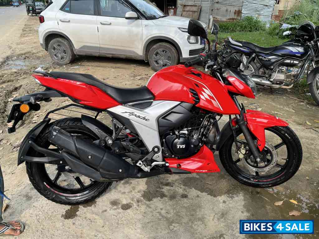 TVS Apache RTR 160 4V BS6