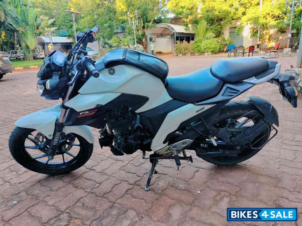 Yamaha FZ25