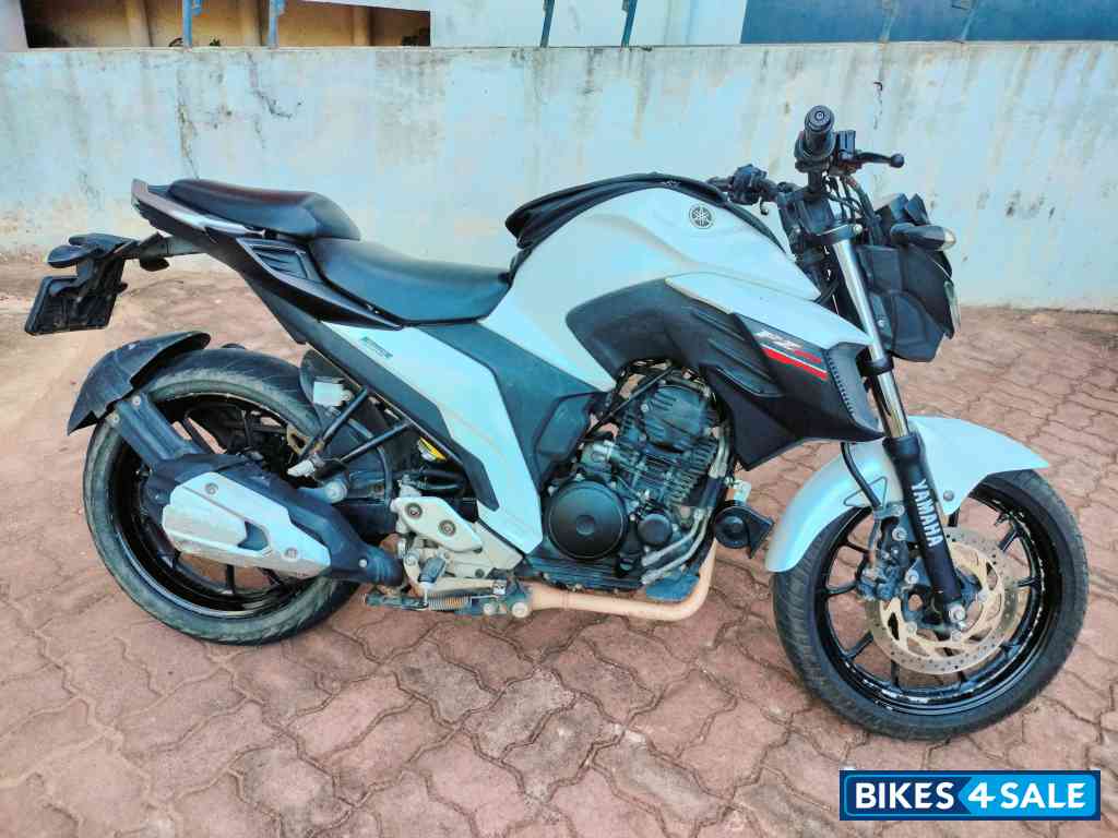 Yamaha FZ25