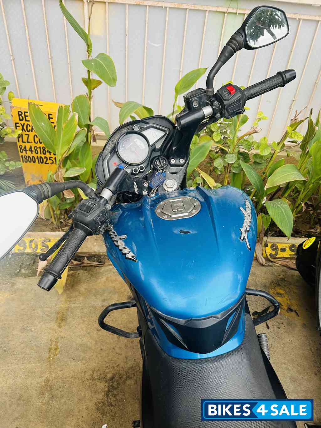 Blue Bajaj Pulsar NS 125 Blue Bajaj Pulsar NS 125