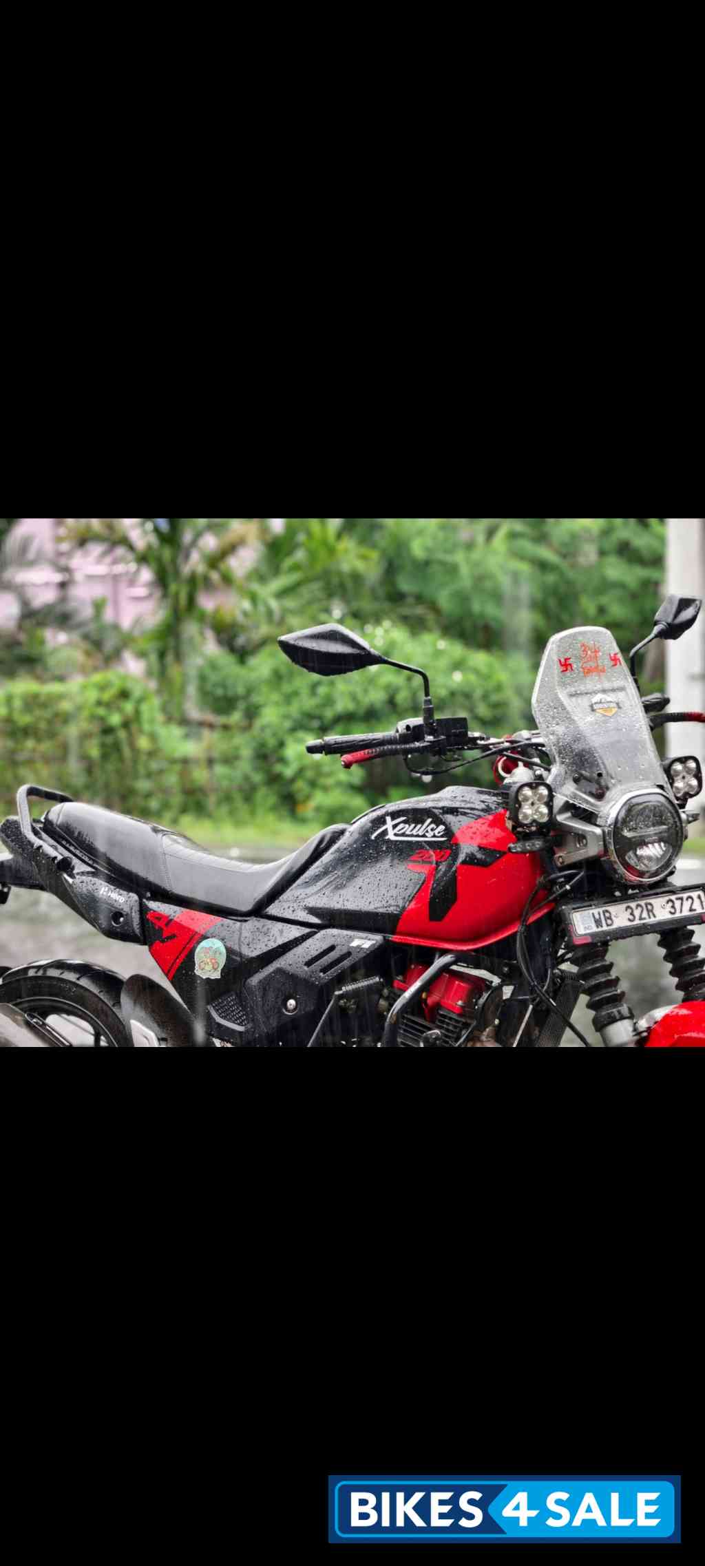 Red And Black Hero XPulse 200T 4V