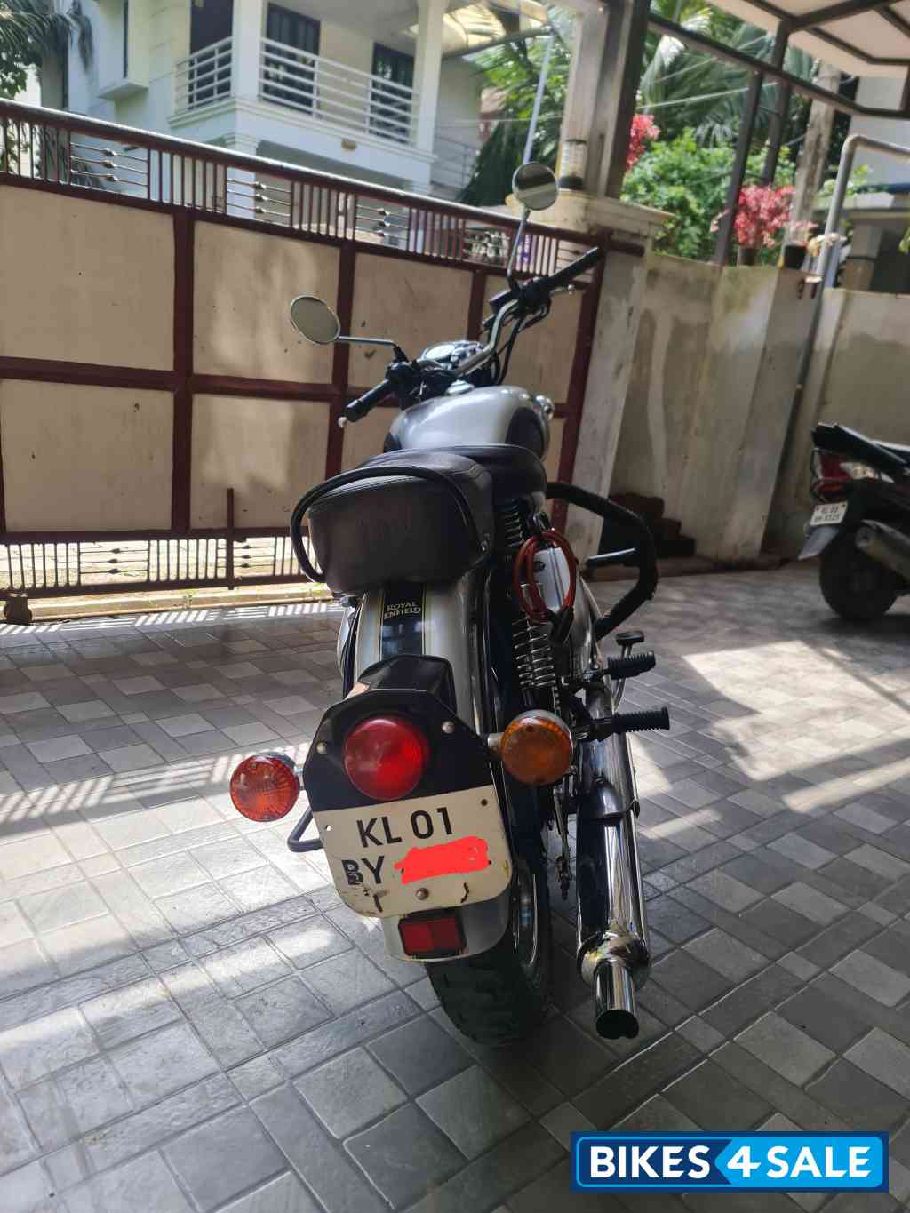 Silver Royal Enfield Classic 500