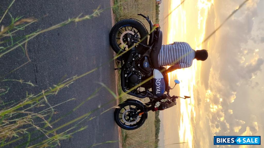 Royal Enfield Hunter 350 Metro