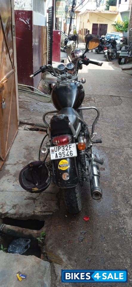 Black Royal Enfield Thunderbird 350