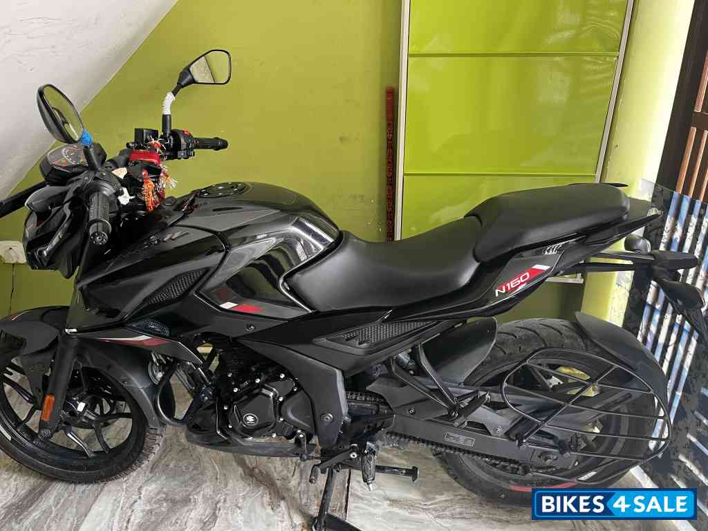 Black Bajaj Pulsar N160 Dual Channel ABS
