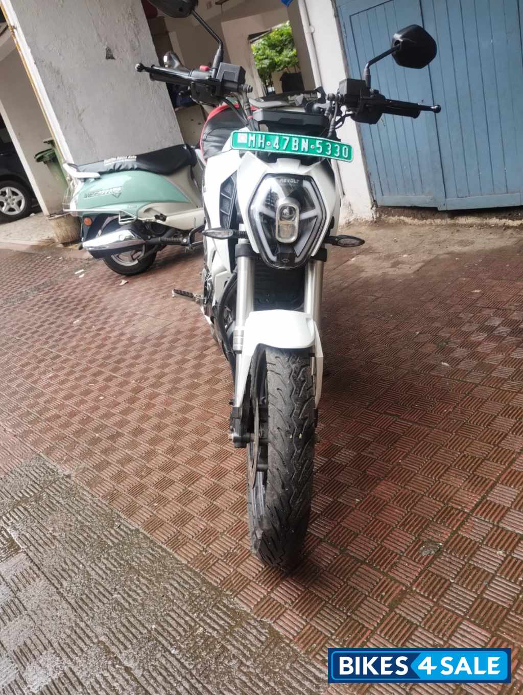 Mist Grey (white) Revolt RV 400