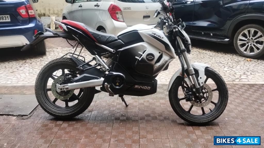 Mist Grey (white) Revolt RV 400