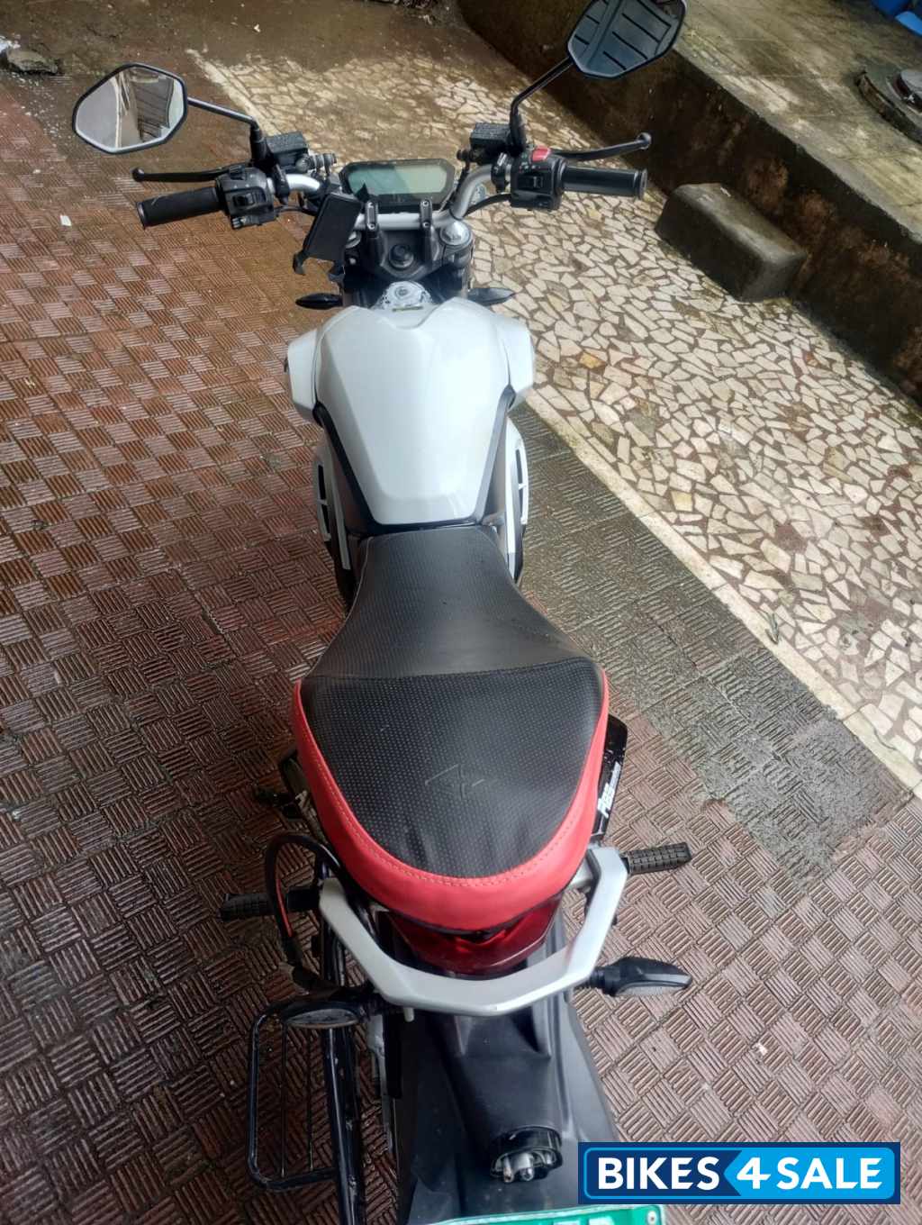 Mist Grey (white) Revolt RV 400