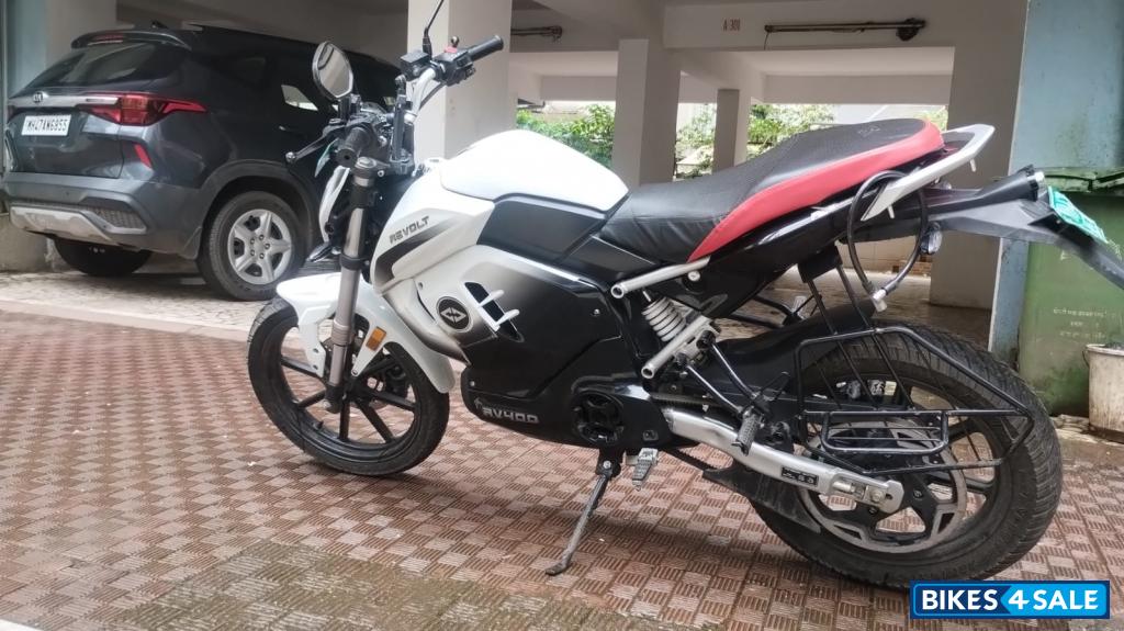 Mist Grey (white) Revolt RV 400