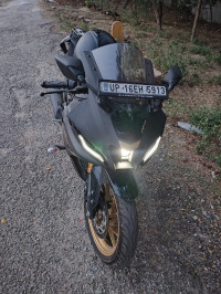 Yamaha R15 V4