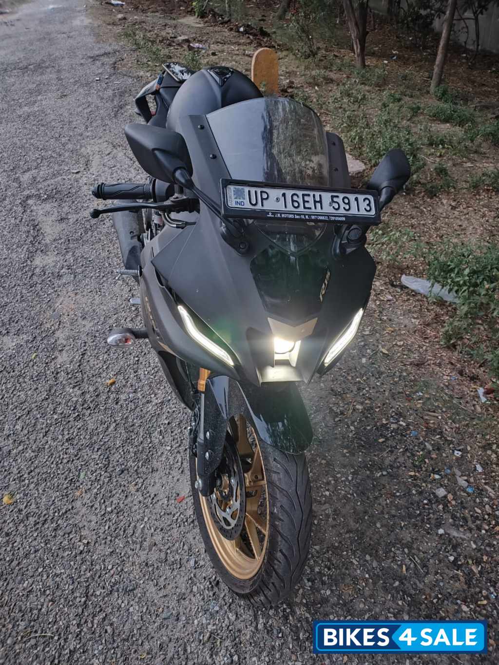 Yamaha R15 V4
