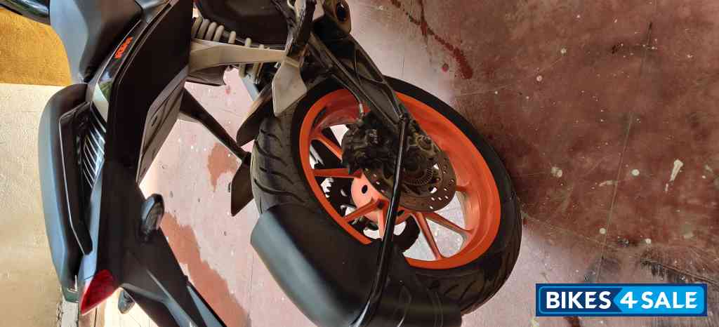 Orange KTM Duke 390