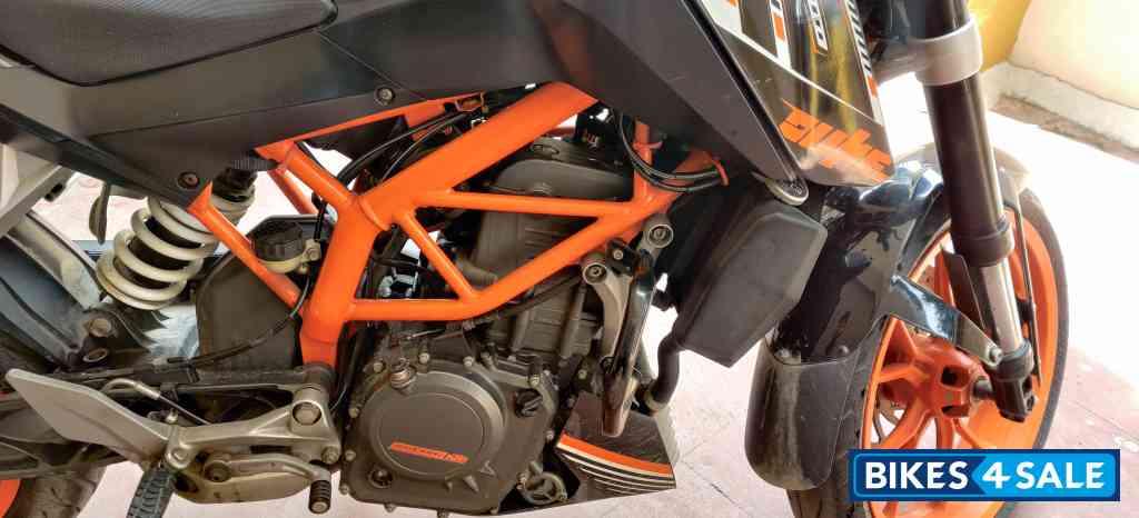 Orange KTM Duke 390