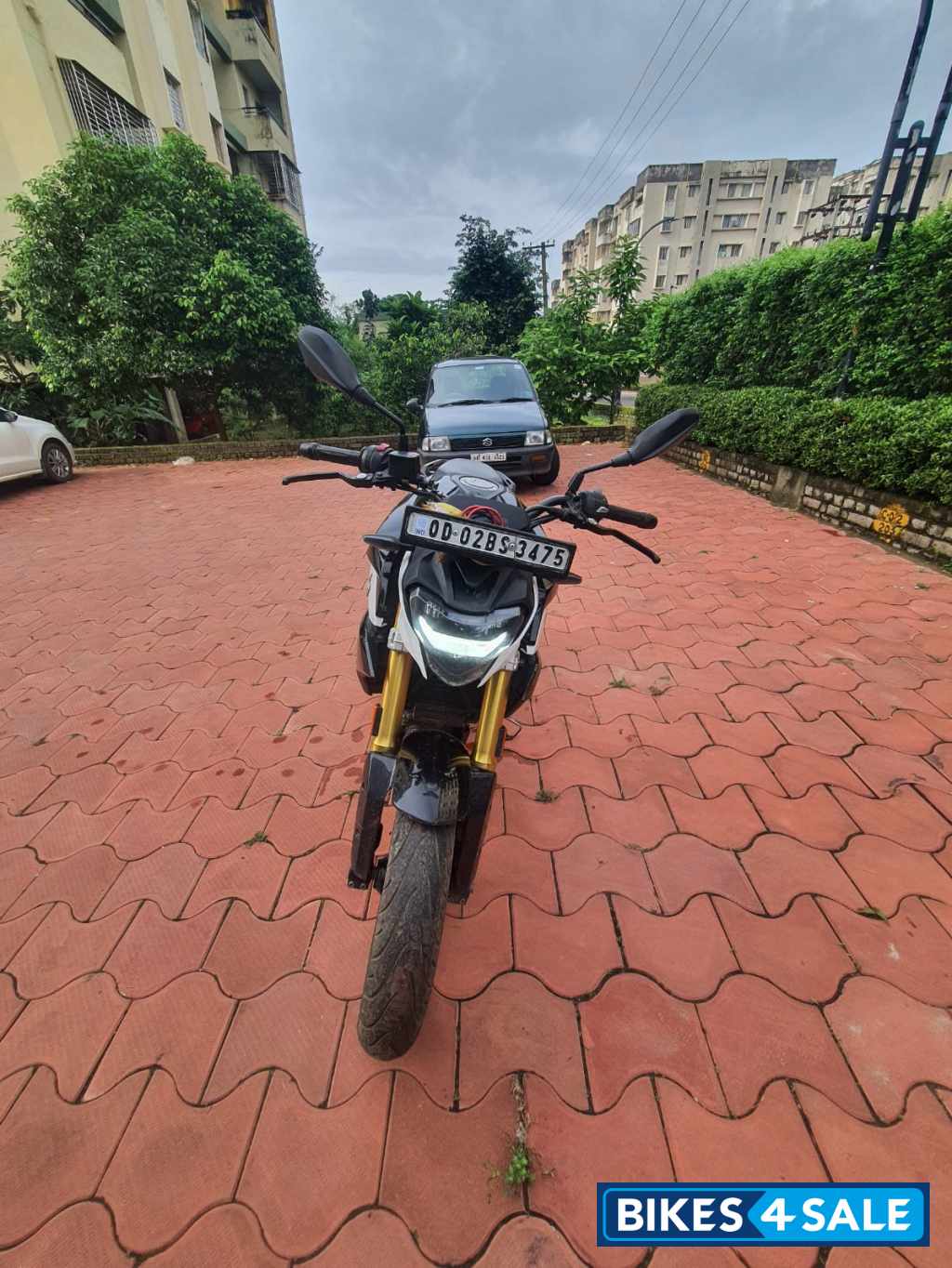 Black White BMW G 310 R