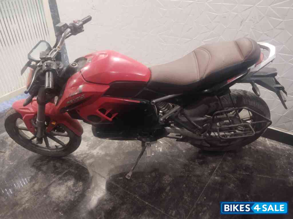 Revolt RV400 Eclipse Red