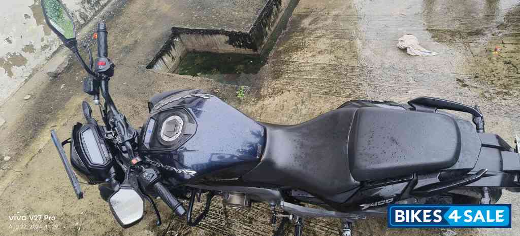 Dark Blue Bajaj Dominar 400 Disc