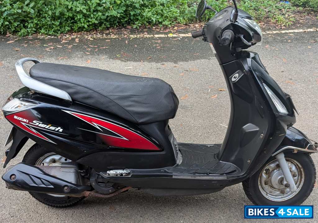 Black Suzuki Swish
