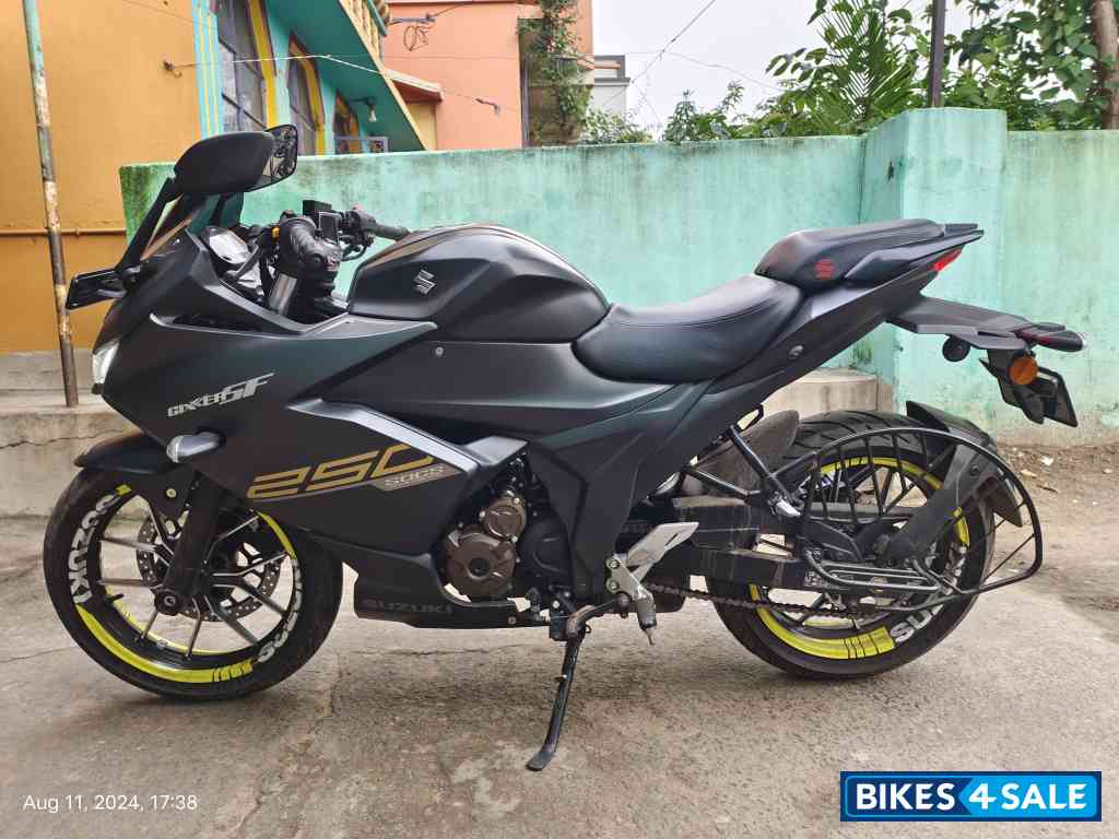 Suzuki Gixxer SF 250 BS6