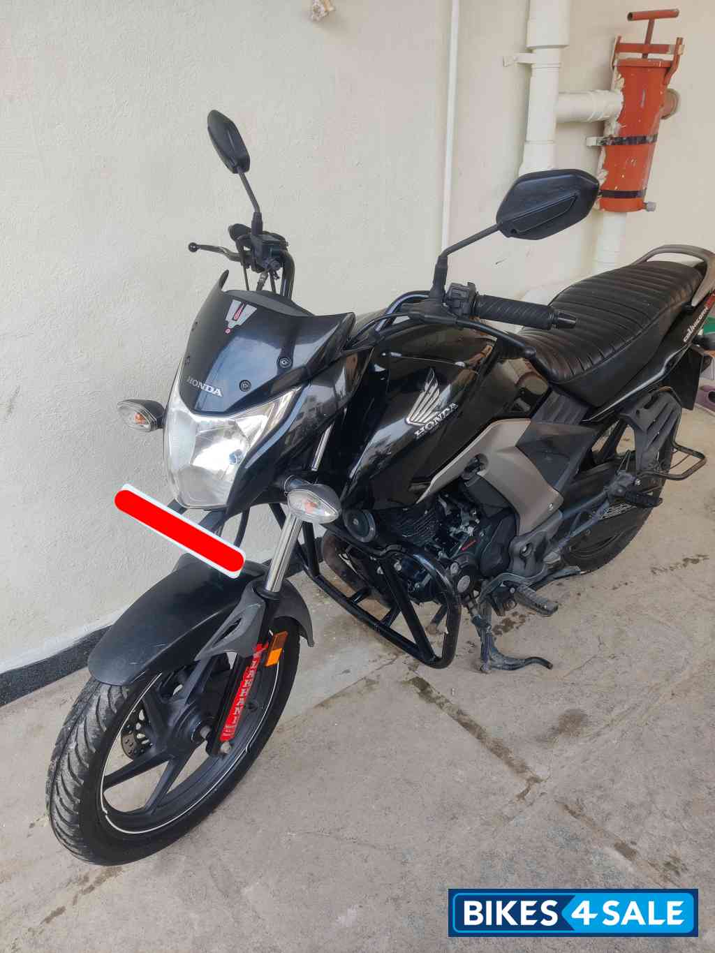 Black Honda CB Unicorn 160