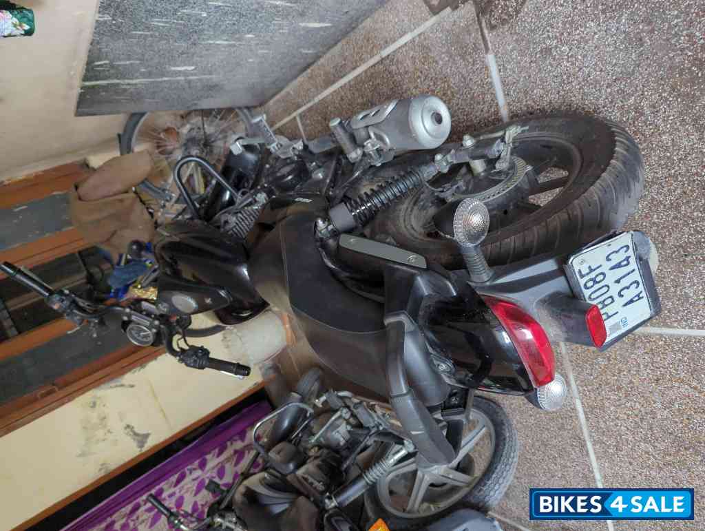 Bajaj Avenger Street 160 BS6