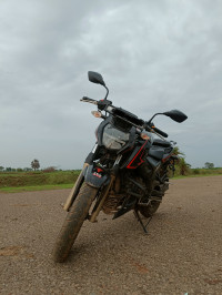 Black TVS Apache RTR 200 4V 2022