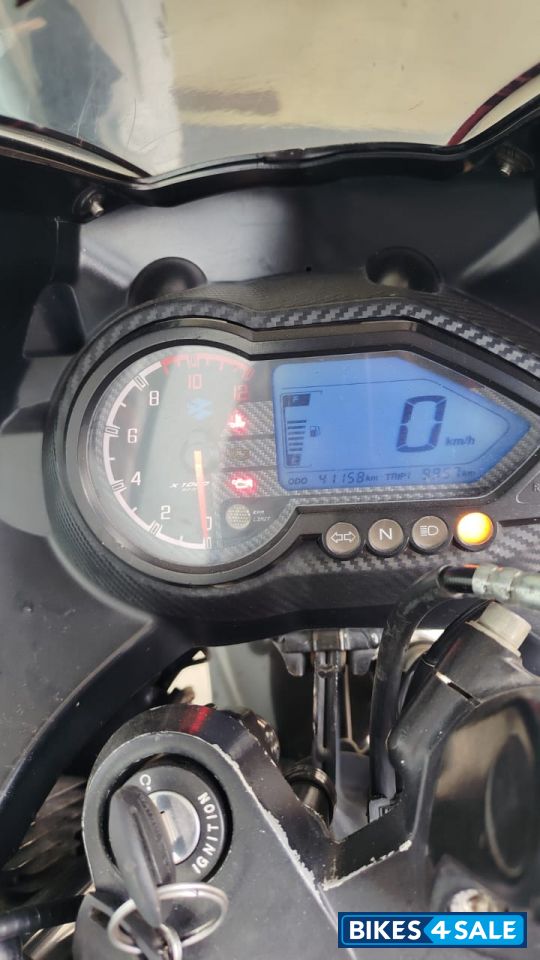 Black And Red Bajaj Pulsar 220F