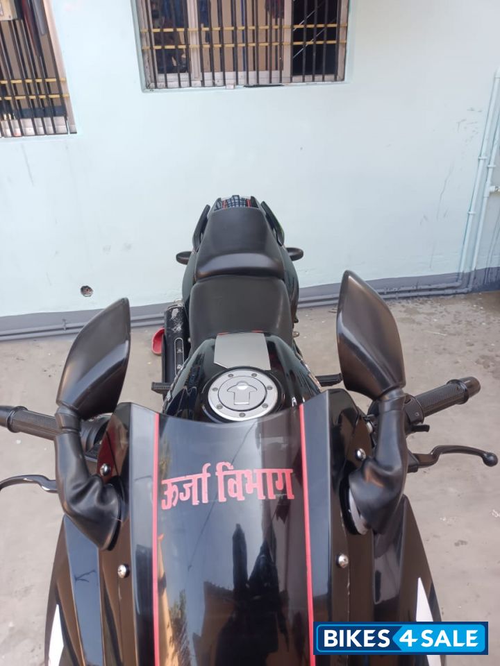 Black And Red Bajaj Pulsar 220F