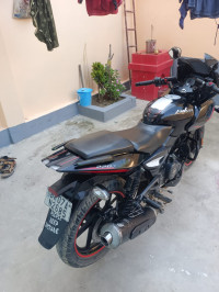 Black And Red Bajaj Pulsar 220F