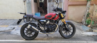 Red Triumph Scrambler 400 X